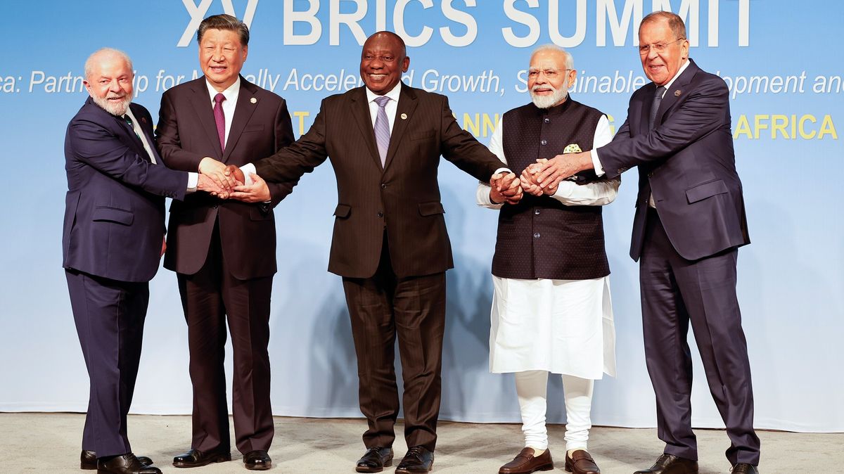 Komentář: BRICS, nebo G7? Špatná otázka jako z dob studené války